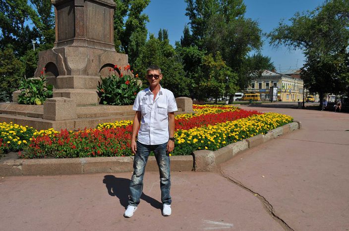 Здесь вообще есть девушки, готовые на то для чего создан