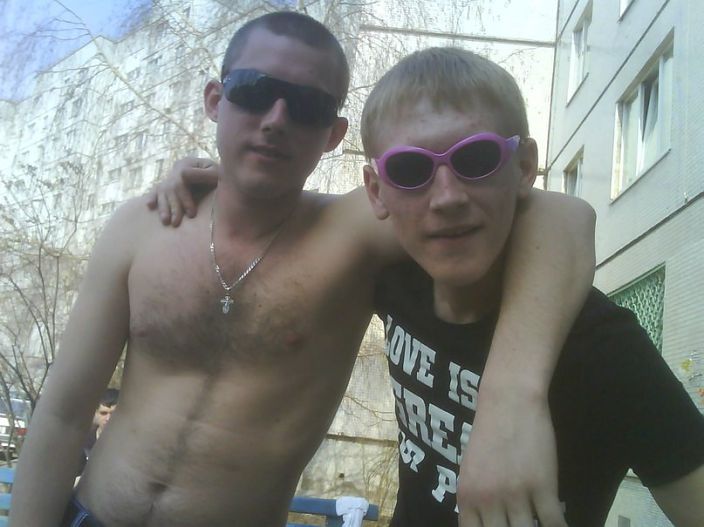 я с лево))