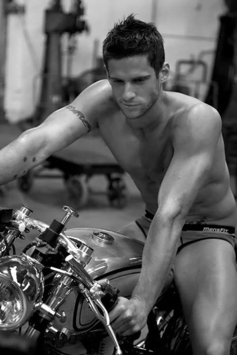 MALE M