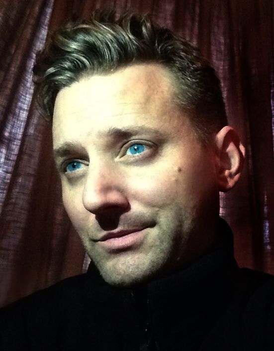 你好。。。谁要跟我一起玩？