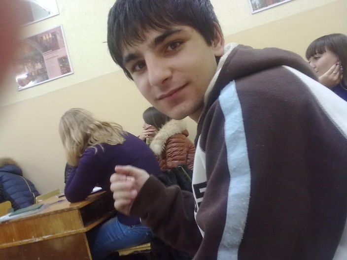 я )