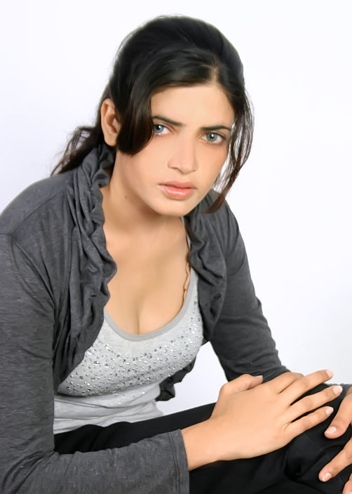 Kim Sharma in bur Dubai