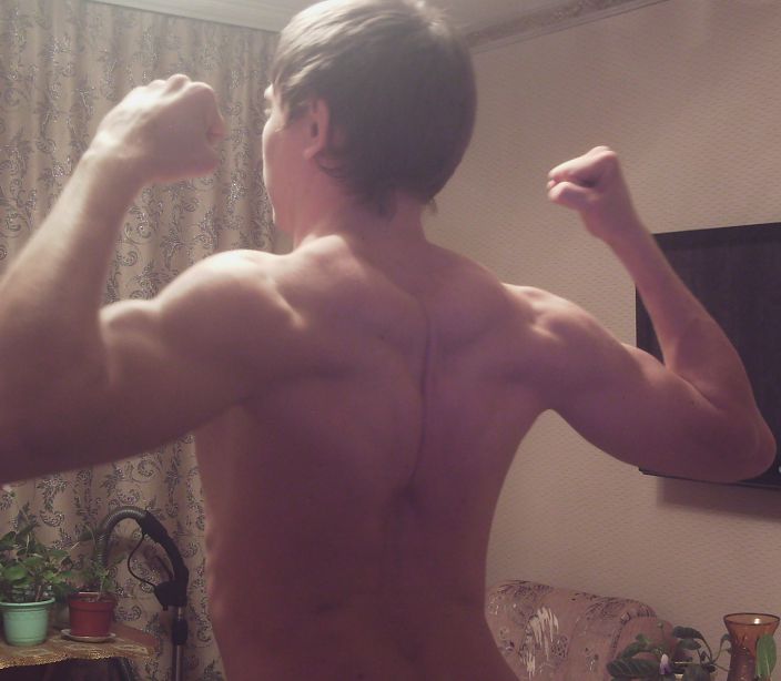 спереди тоже не плохо)