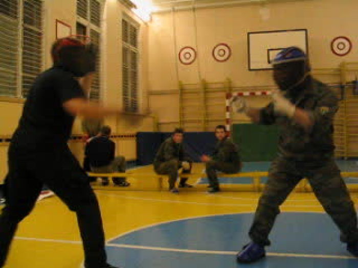 на тренировке. я в красном шлеме.