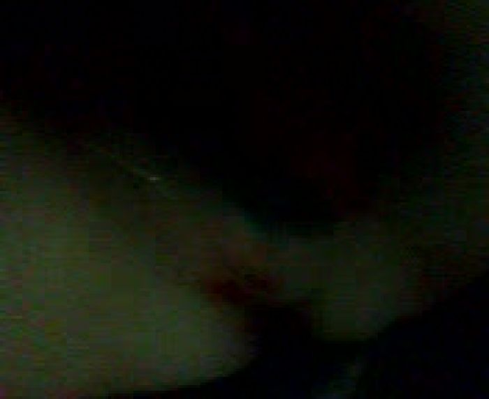 Жена сама себя